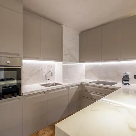 Sofapart Stylish & Fancy Place With 1 Bdr 아파트