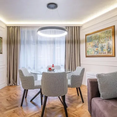 Sofapart Stylish & Fancy Place With 1 Bdr Апартамент