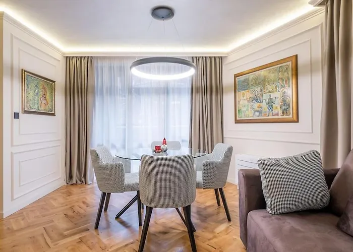 Sofapart Stylish & Fancy Place With 1 Bdr アパート